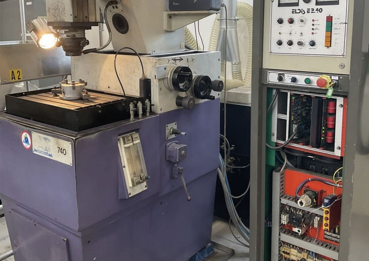 Restoration of Die-Sinking EDM with Issues on the Z Axis